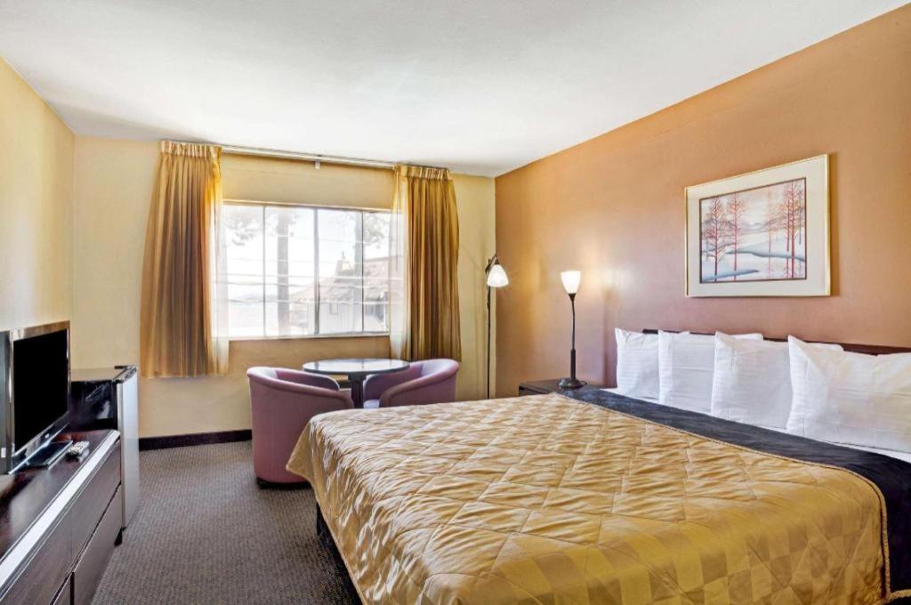 Howard Johnson By Wyndham South Lake Tahoe Bagian luar foto