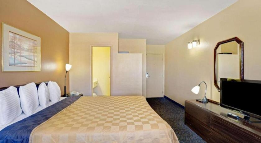 Howard Johnson By Wyndham South Lake Tahoe Bagian luar foto